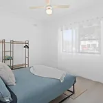 Easts Beach Escape - A Relaxed Coastal Cottage