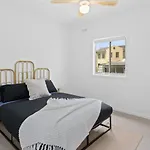 Easts Beach Escape - A Relaxed Coastal Cottage